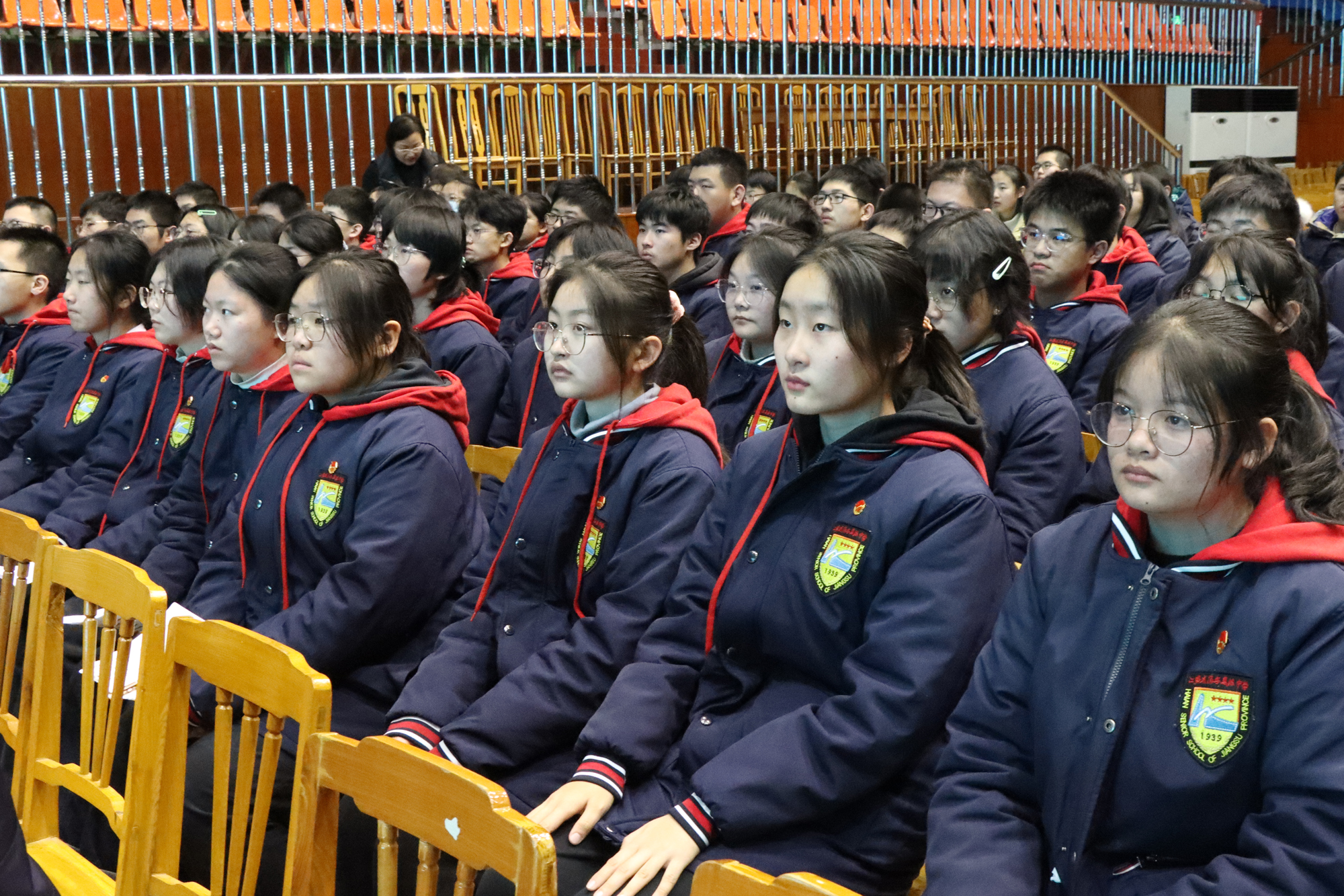 9ccbeadcf5b64d50bfc537d9d754a4cf.jpg 9ccbeadcf5b64d50bfc537d9d754a4cf.jpg