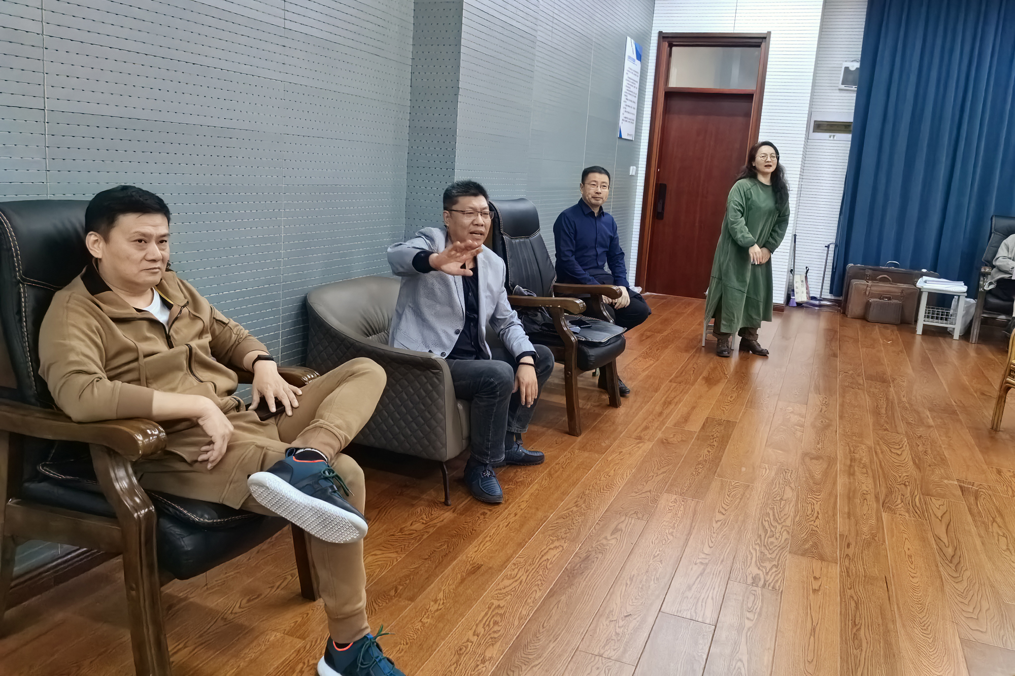 3d6e49f3440c4d0ba3f495cc7ac208f4.jpg 3d6e49f3440c4d0ba3f495cc7ac208f4.jpg