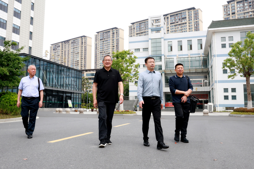 b4f2e5fcf1e44cc5ad76d0983e579cce.jpg b4f2e5fcf1e44cc5ad76d0983e579cce.jpg