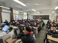 打破性别盒子，拥抱多元自我