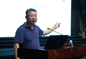 名家博雅引新程，学子灼见传薪火——记海安中学高一新生校本培训系列讲座（四）